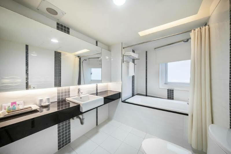 華麗大飯店ferrary Hotel Tajpej Buitenkant foto